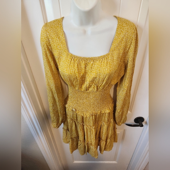 R.Vivimos Autumn Long Bell Sleeve Scoop Neck Smock Polka-dot Tiered Dress NWT - Picture 3 of 7